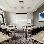 Courtyard By Marriott Center Hotel