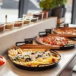 Courtyard By Marriott Center Hotel 4*