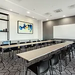 Courtyard By Marriott Center Hotel