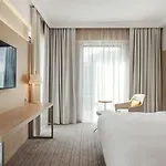 Courtyard By Marriott Center