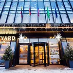 Courtyard By Marriott Center Hotel