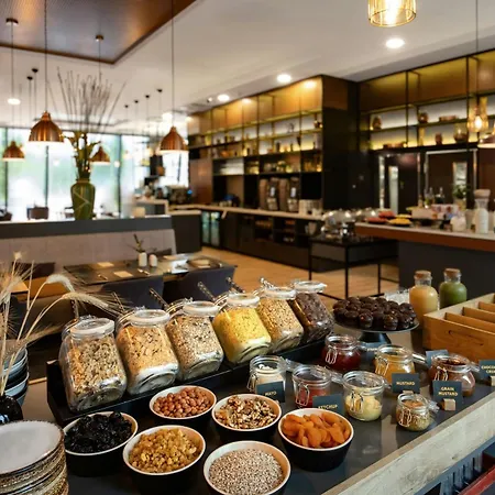 Courtyard By Marriott Center Готель Вільнюс