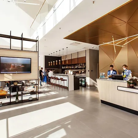Courtyard By Marriott Center 4* וילנה