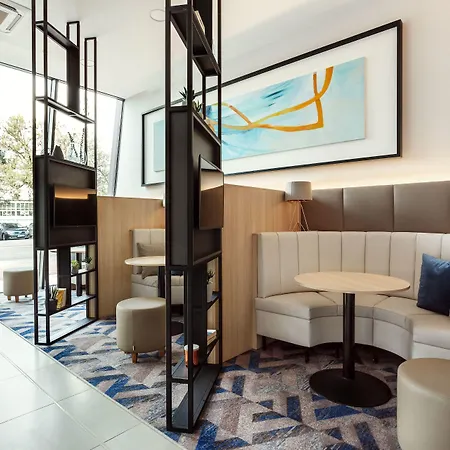 Hotell Courtyard By Marriott Center 4*