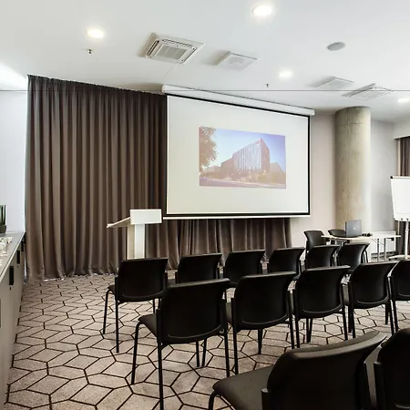 Courtyard By Marriott Center מלון וילנה