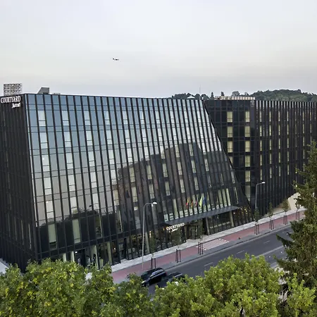 Courtyard By Marriott Center 4* فيلنيوس