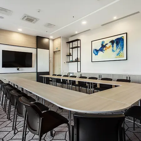 Courtyard By Marriott Center 4* וילנה