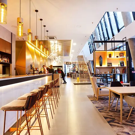 מלון Courtyard By Marriott Center וילנה