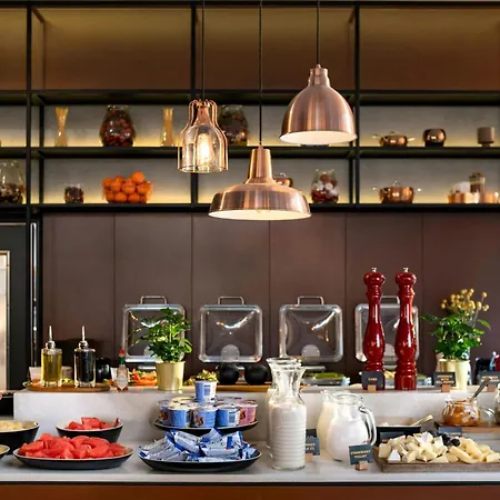 Courtyard By Marriott Center Hotel 4*