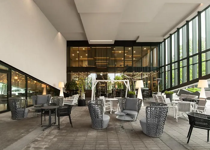 Courtyard By Marriott Center