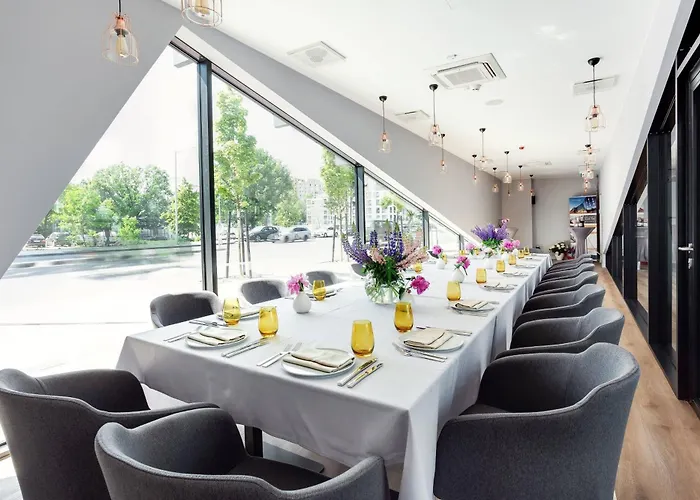 Отель Courtyard By Marriott Center