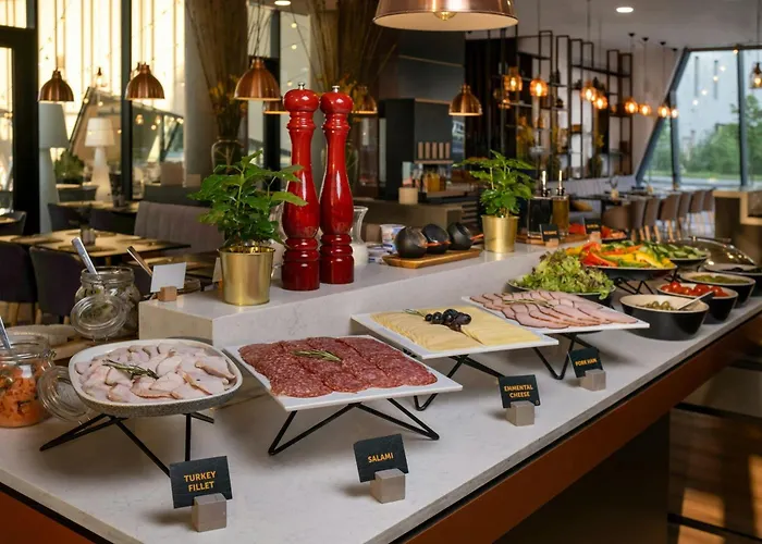 Courtyard By Marriott Center 4*