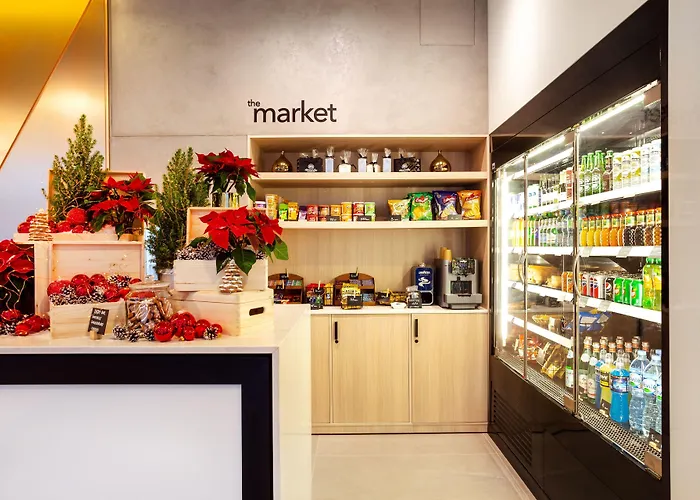 Courtyard By Marriott Center Отель