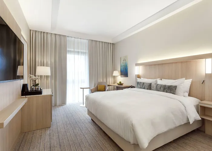 Отель Courtyard By Marriott Center